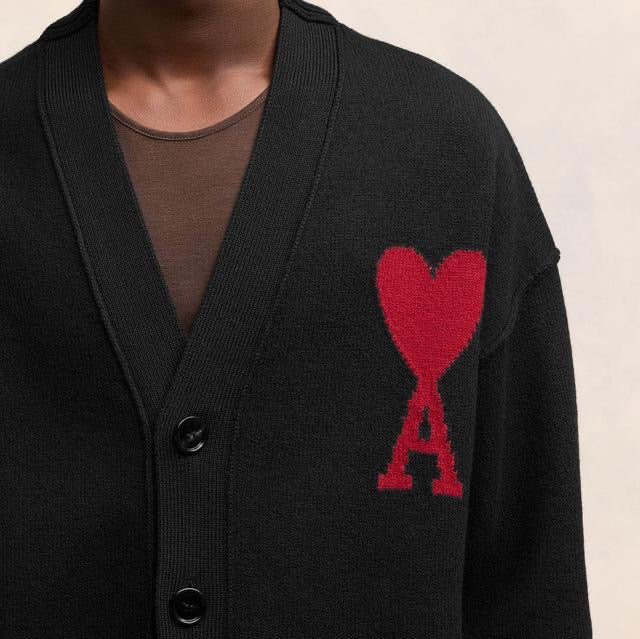Ami Cardigan mit gesticktem A-HERZ